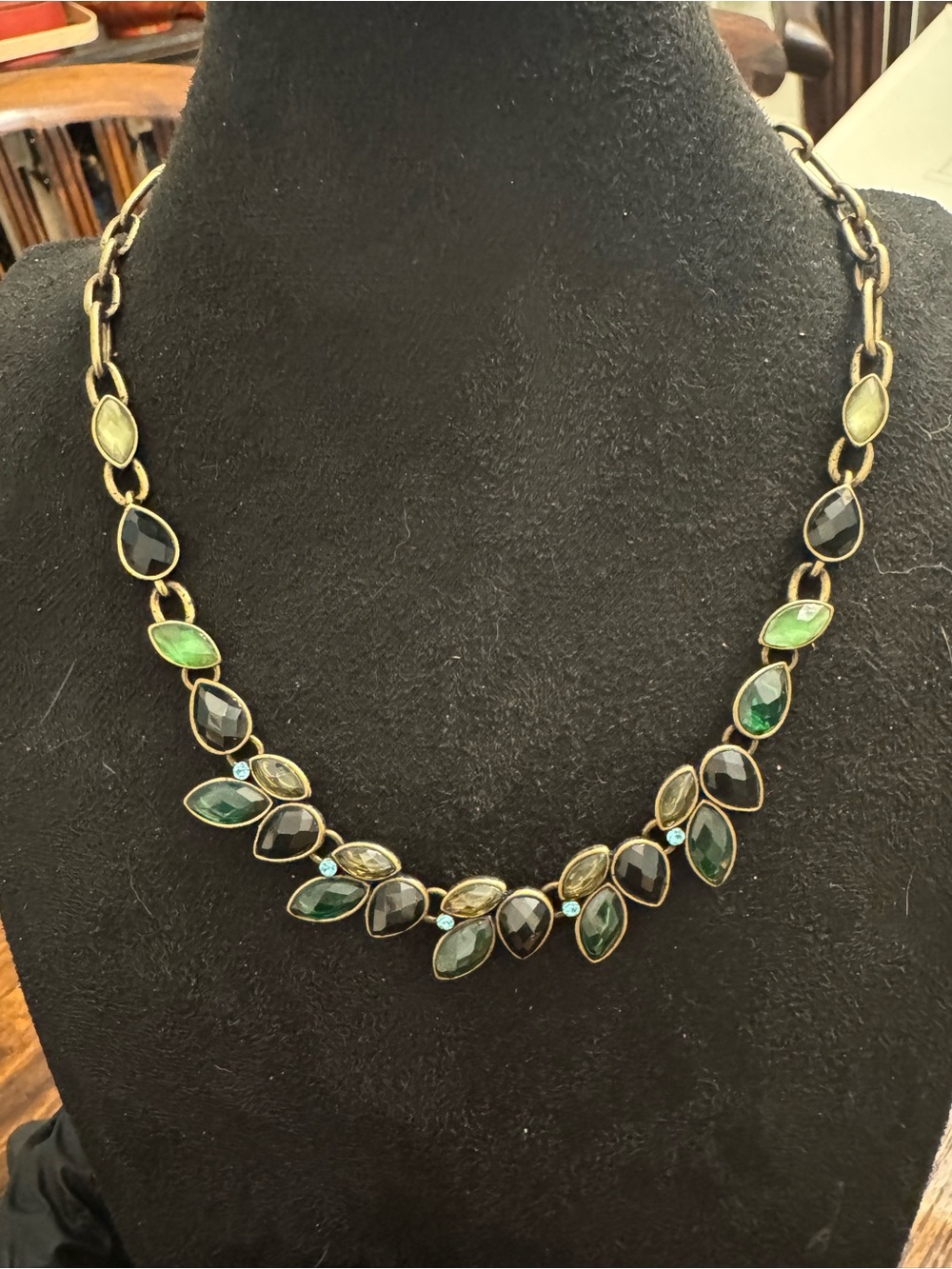 V Villager Liz Claiborne Green Black Statement Necklace Antique Gold Tone Y2K